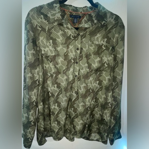 RARE Tommy Hilfiger Camouflage Button Down Shirt - Picture 2 of 3